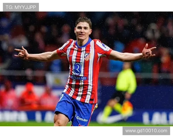 格列兹曼晒出模仿蜘蛛侠吐丝庆祝动作，庆祝阿尔瓦雷斯进球